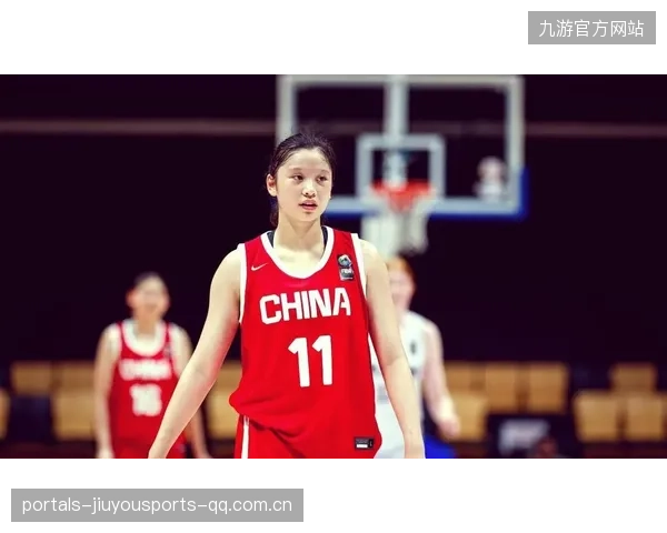 轰35分10助攻！中国女篮17岁1米78新星崛起：新版李梦又美又能打